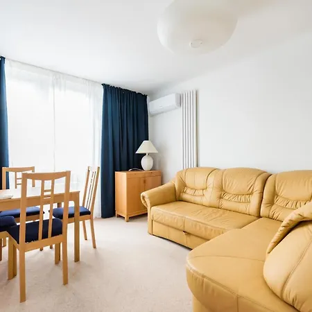 Metro Rondo Onz Yellow Apartment Warszawa Zewnętrze zdjęcie