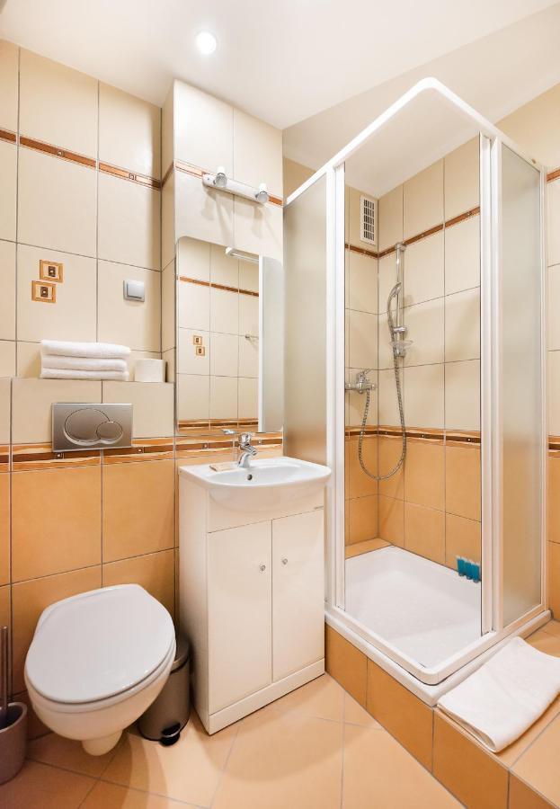 Apartment Metro Rondo Onz Yellow *