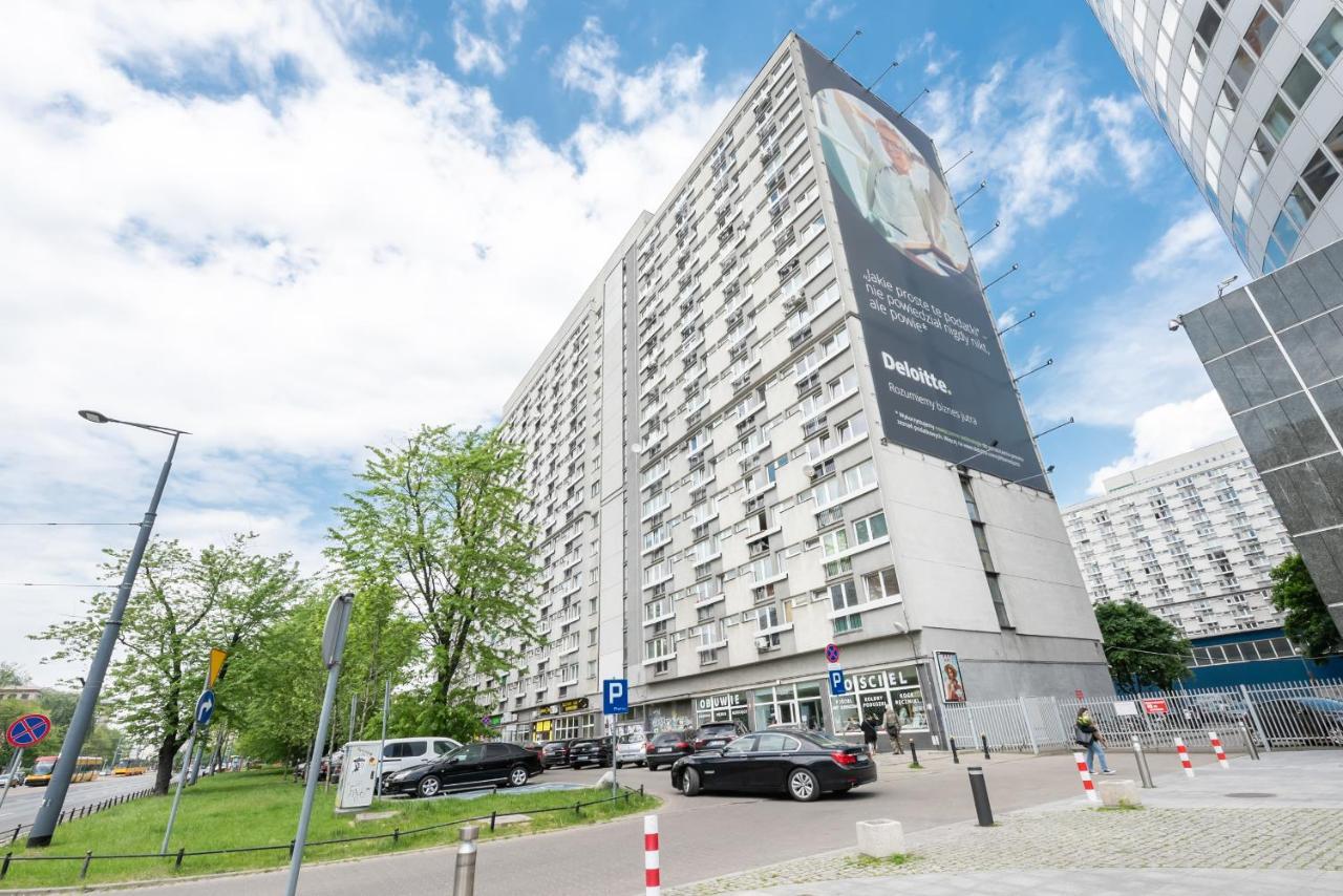 Apartment Metro Rondo Onz Yellow Warsaw